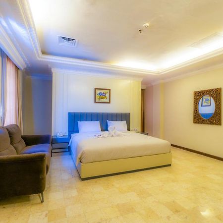 D'Salvatore Boutique Hotel Yogyakarta Maguwo Exterior photo