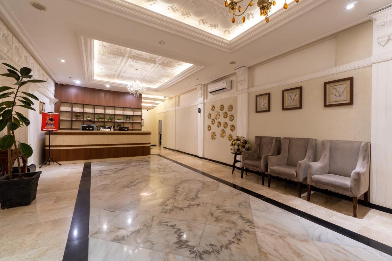 D'Salvatore Boutique Hotel Yogyakarta Maguwo Exterior photo