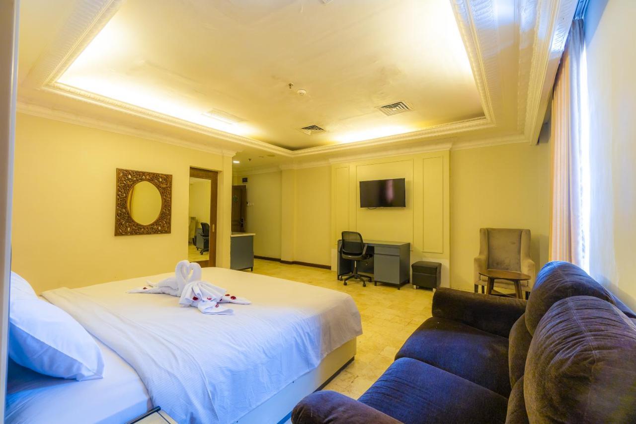 D'Salvatore Boutique Hotel Yogyakarta Maguwo Exterior photo