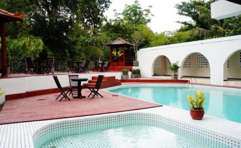 D'Salvatore Boutique Hotel Yogyakarta Maguwo Exterior photo