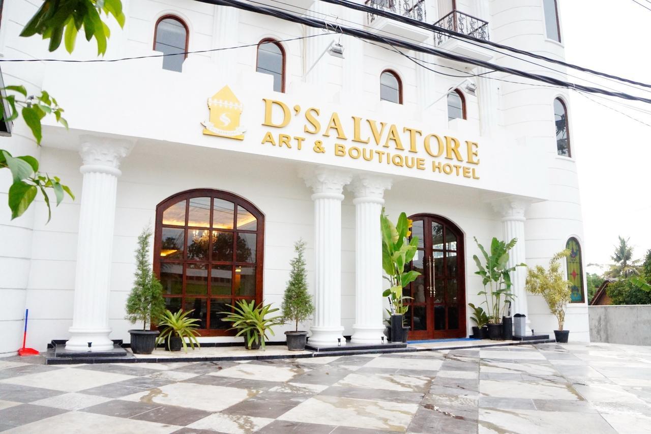 D'Salvatore Boutique Hotel Yogyakarta Maguwo Exterior photo
