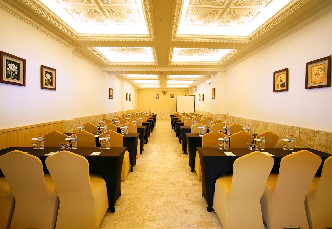 D'Salvatore Boutique Hotel Yogyakarta Maguwo Exterior photo