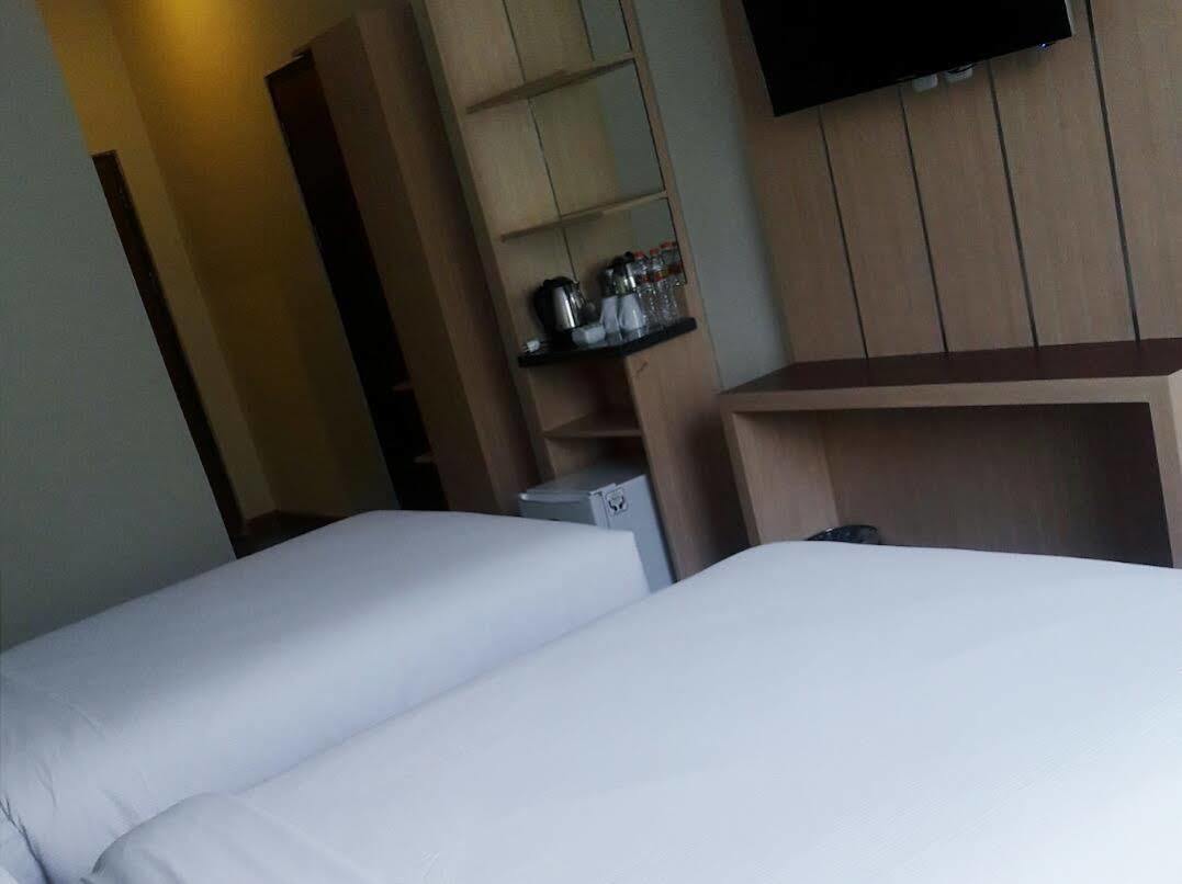 D'Salvatore Boutique Hotel Yogyakarta Maguwo Exterior photo